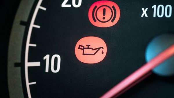 Dangers of running an engine with a low oil level.jpg Dangers of running an engine with a low oil level.jpg